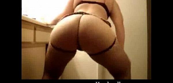  Latin whore shaking her fat ass on webcam
